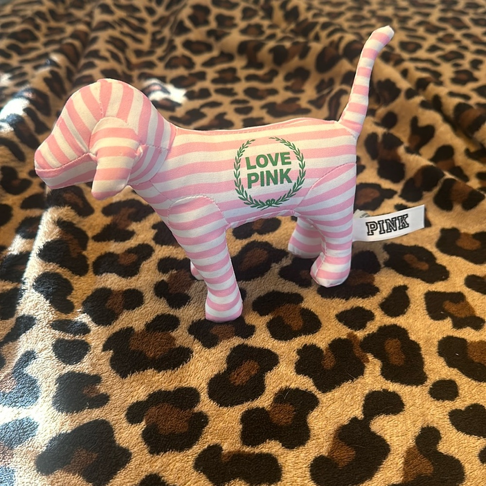 Victoria’s Secret PINK!! Dog NWT
